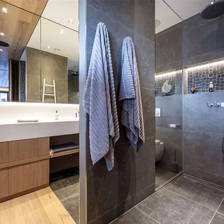 Willa Luxurious 4br Chalet In Kitzbuehel- If You Want To Book, Please Contact On Wh-ats-app - 0034-635-520-036 !!!! *